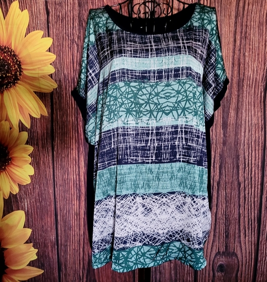 Made in Greece Mass Fashion Dropped Short Sleeve Blouse - Picture 2 of 6